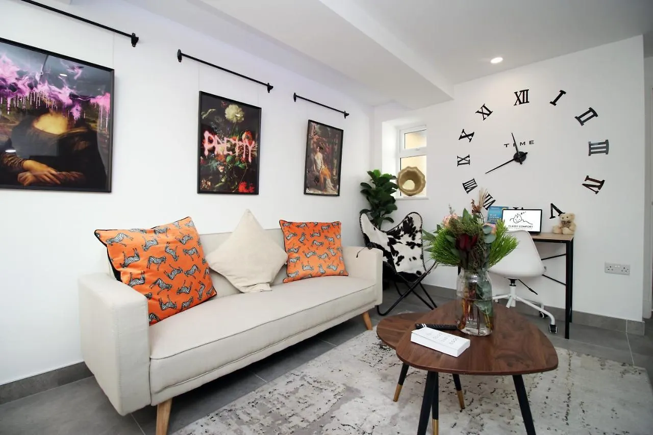 Apartmán New Spacious 2 Bed Getaway - Private Courtyard! - Underfloor Heating Cardiff