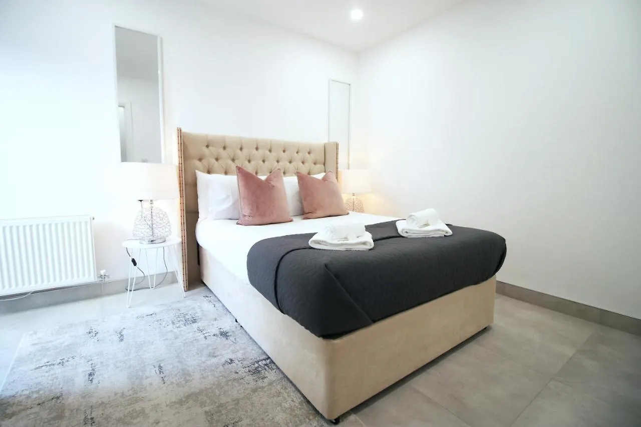 New Spacious 2 Bed Getaway - Private Courtyard! - Underfloor Heating Cardiff United Kingdom