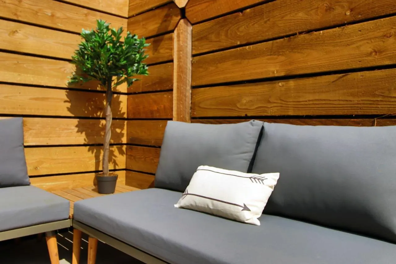 New Spacious 2 Bed Getaway - Private Courtyard! - Underfloor Heating Cardiff 0*,  United Kingdom